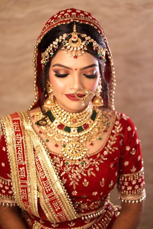 Professional bridal makeup artist in Lucknow