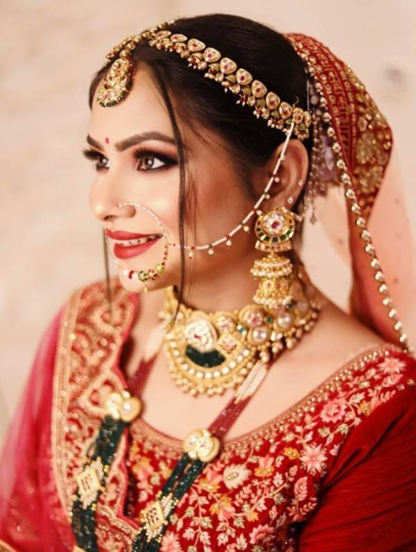 Professional bridal makeup artist in Lucknow